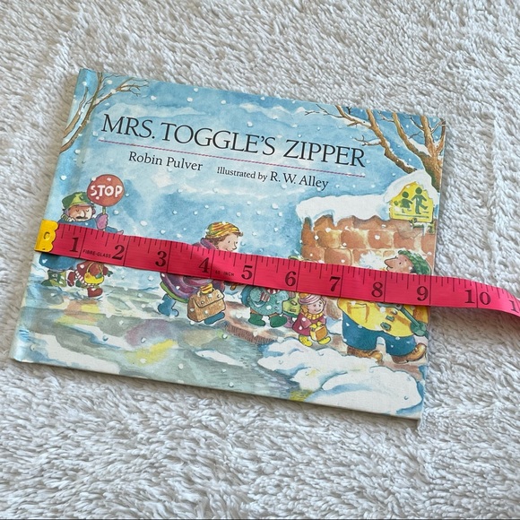 Mrs. Toggles Zipper by Robin Pulver 1990 1st Edition Hardcover R.W. Alley Vtg - Picture 8 of 9